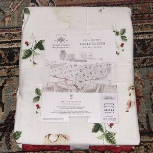 Rabbit & Floral Scallop Trim Cotton Tablecloth